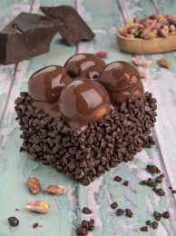 SİYAH PROFİTEROL PASTA